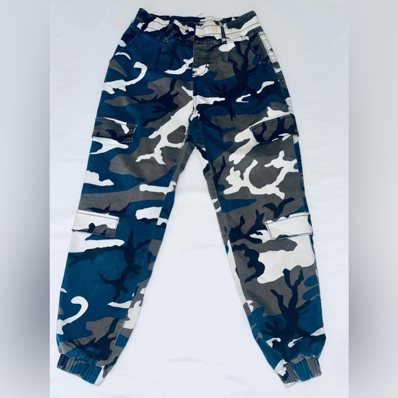 V.I.P.  Camouflage Cargo Pants - Picture 1 of 6